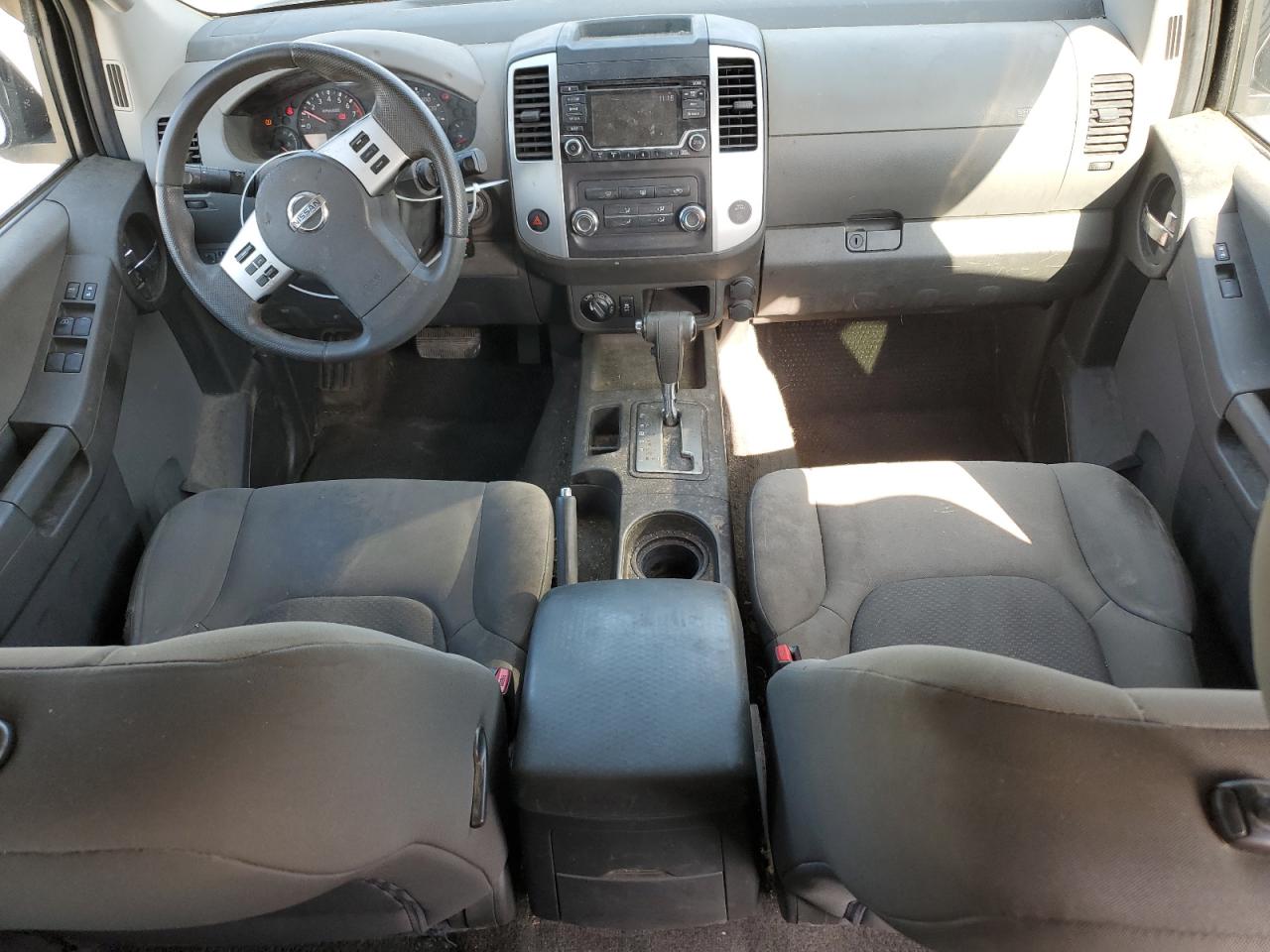 2015 Nissan XTerra VIN 5N1AN0NW7FN662572 Copart auction photo, front end / minor dent/scratches damage thumbnail 8