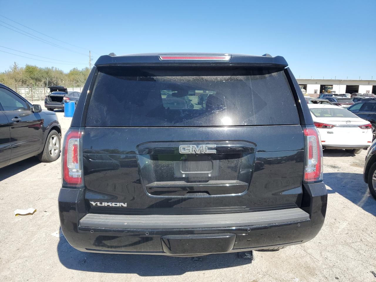 2017 GMC Yukon VIN 1GKS2BKC0HR406023 Copart auction photo, front end / minor dent/scratches damage thumbnail 6