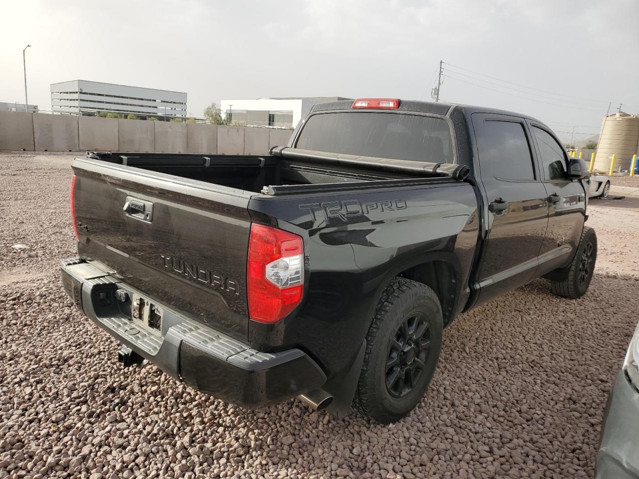 2015 Toyota Tundra VIN 5TFDW5F16FX449574 Copart auction photo, front end damage thumbnail 3