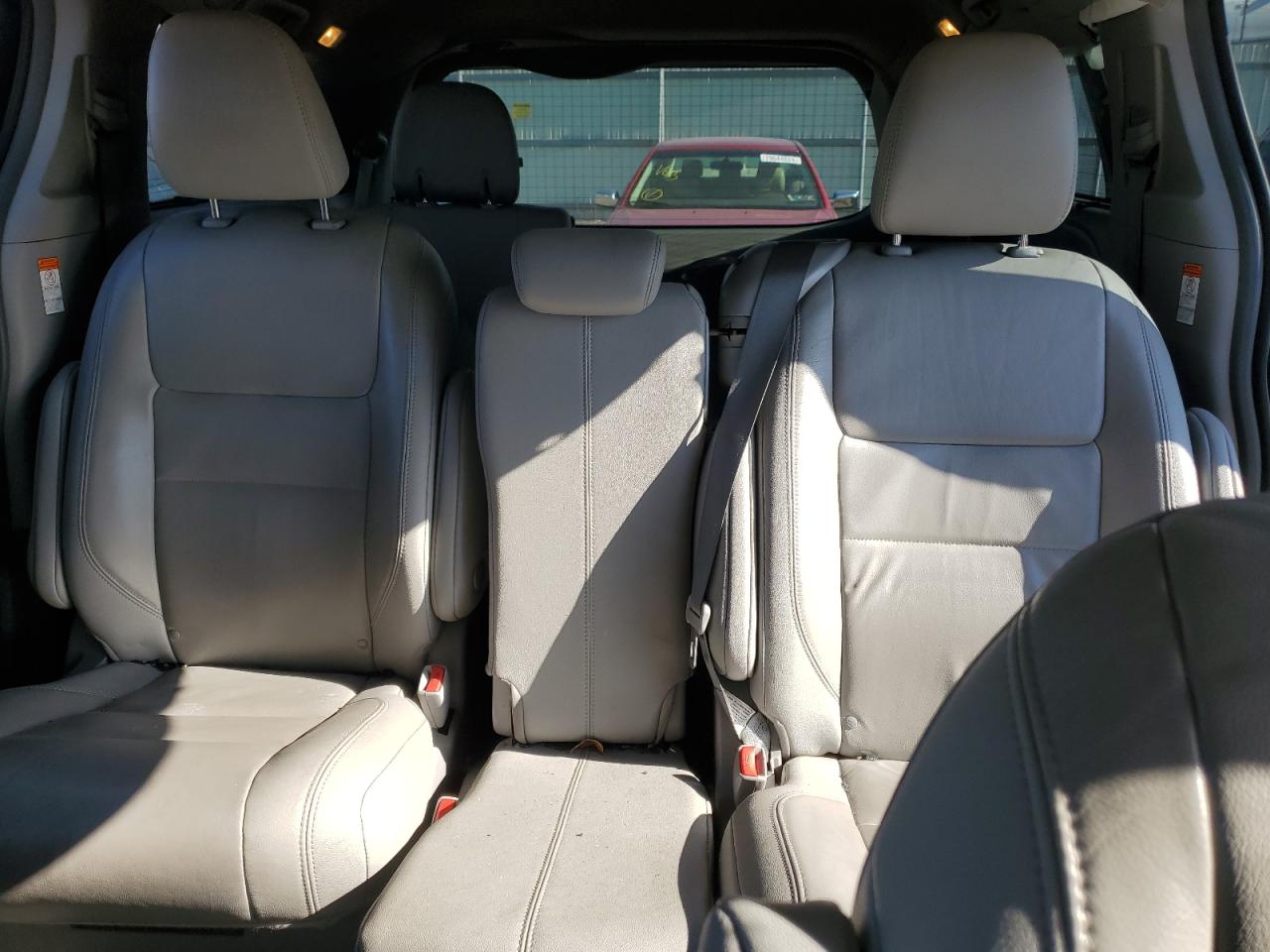 2018 Toyota Sienna VIN 5TDYZ3DC0JS943129 Copart auction photo, side damage thumbnail 10