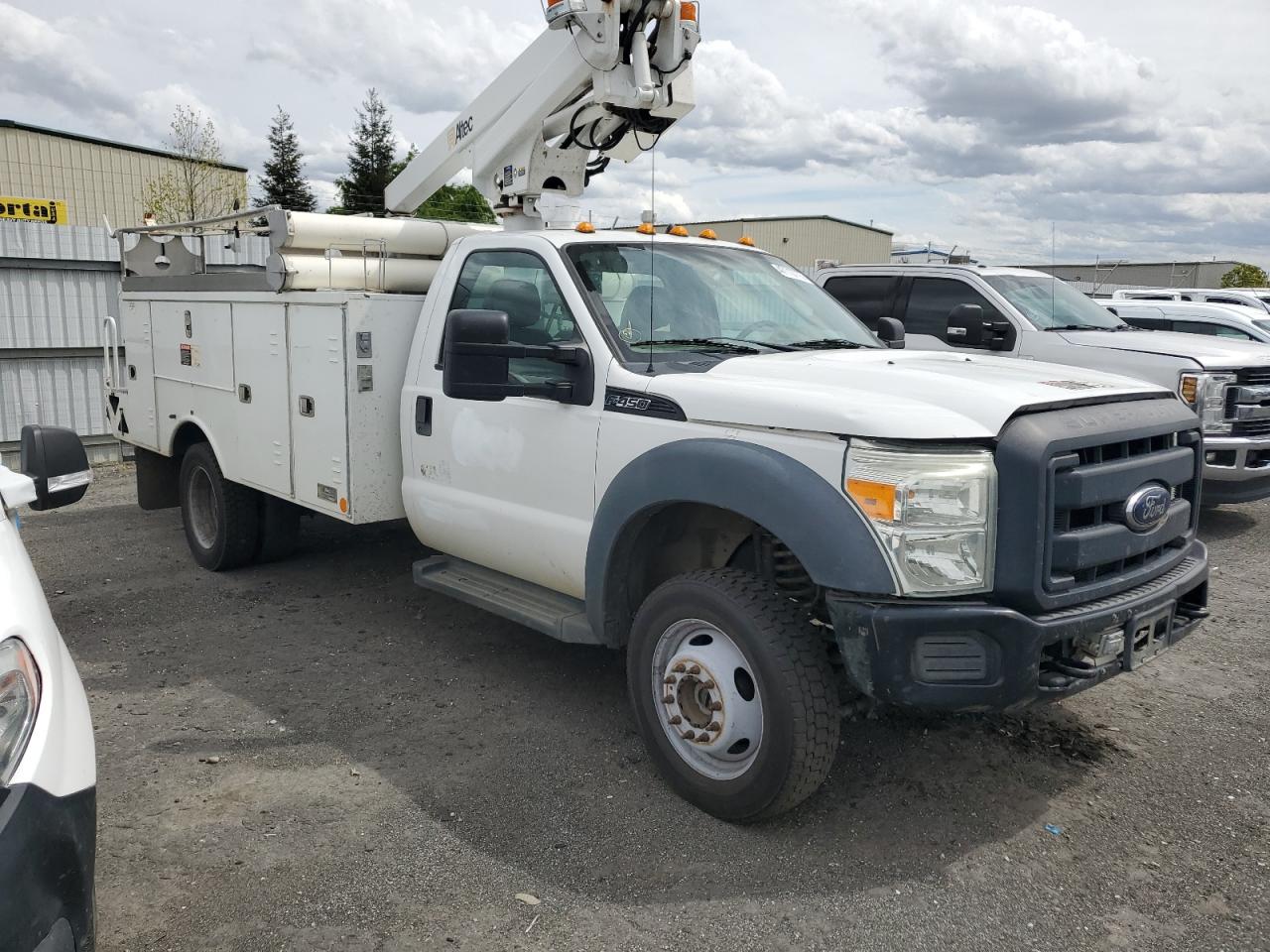 2012 Ford F450 VIN 1FDUF4HY7CEC36374 Copart auction photo, minor dent/scratches damage thumbnail 4