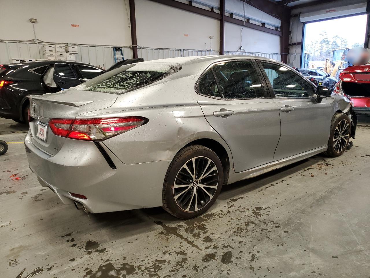 2018 Toyota Camry VIN JTNB11HK4J3019101 Copart auction photo, front end damage thumbnail 3