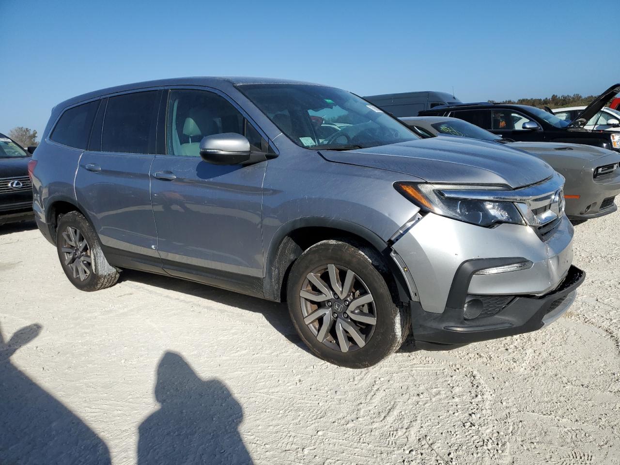 2020 Honda Pilot VIN 5FNYF6H30LB056934 Copart auction photo, front end / side damage thumbnail 4