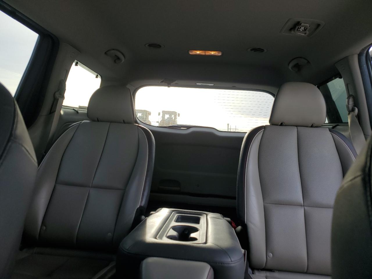 2018 KIA Sedona VIN KNDMB5C11J6351527 Copart auction photo, front end / side damage thumbnail 10