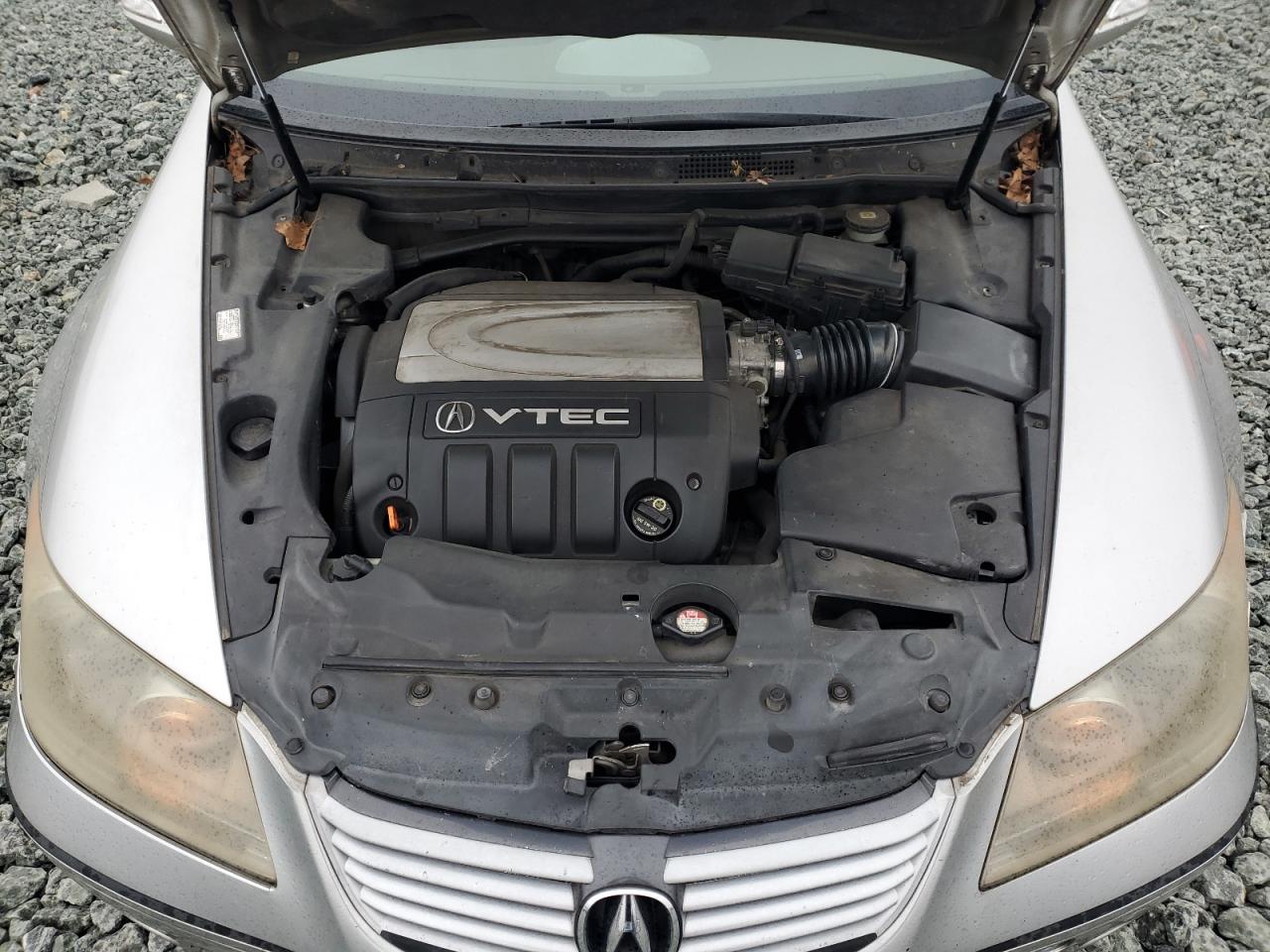 2005 Acura RL VIN JH4KB16535C013986 Copart auction photo, rear end / minor dent/scratches damage thumbnail 13