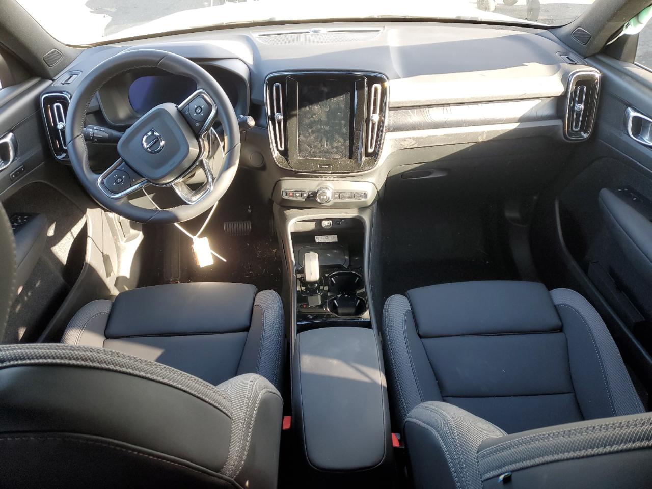 2023 Volvo XC40 VIN YV4ED3UK8P2101970 Copart auction photo, side / mechanical damage thumbnail 8