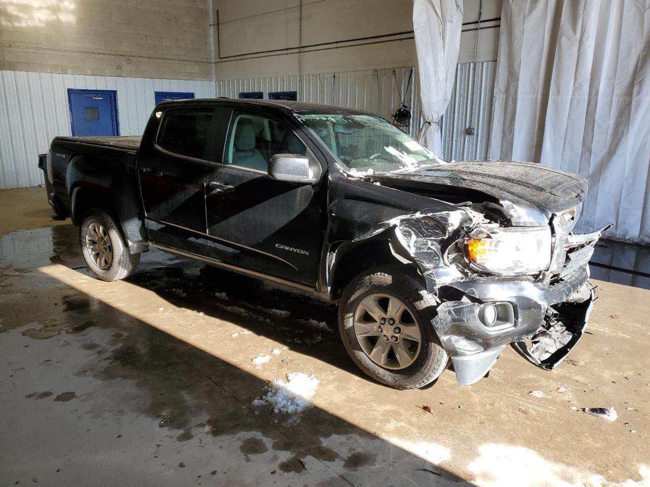 2018 GMC Canyon VIN 1GTG6CEN0J1111260 Copart auction photo, front end damage thumbnail 4