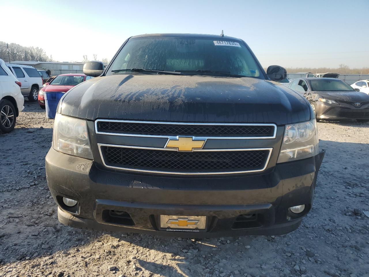 2013 Chevrolet Suburban VIN 1GNSKJE73DR300736 Copart auction photo, side / front end damage thumbnail 5