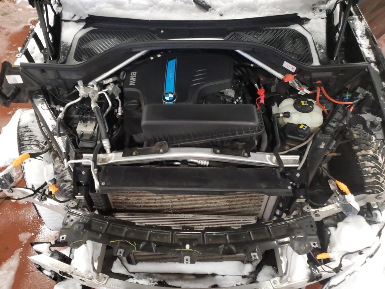 2018 BMW X5 VIN 5UXKT0C52J0W00042 Copart auction photo, front end / side damage thumbnail 14