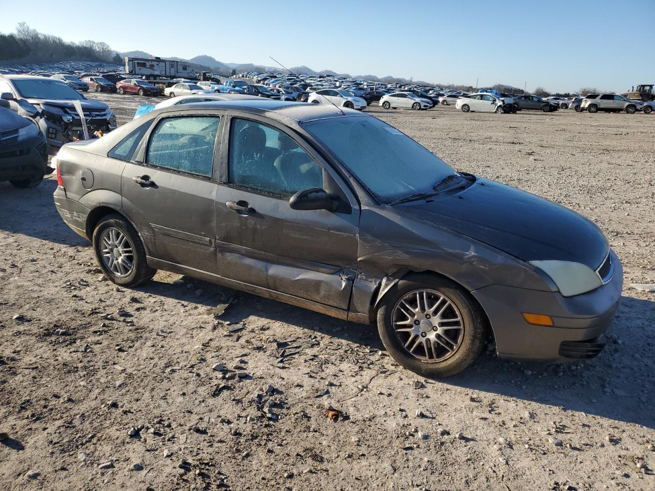 2005 Ford Focus VIN 1FAFP34N65W213106 Copart auction photo, frame damage / side damage thumbnail 4