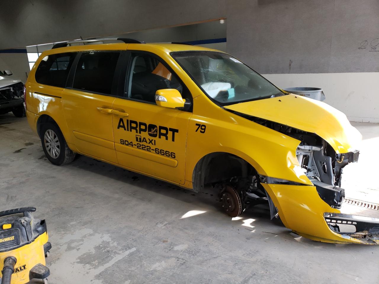 2014 KIA Sedona VIN KNDMG4C74E6555308 Copart auction photo, stripped / undercarriage damage thumbnail 4