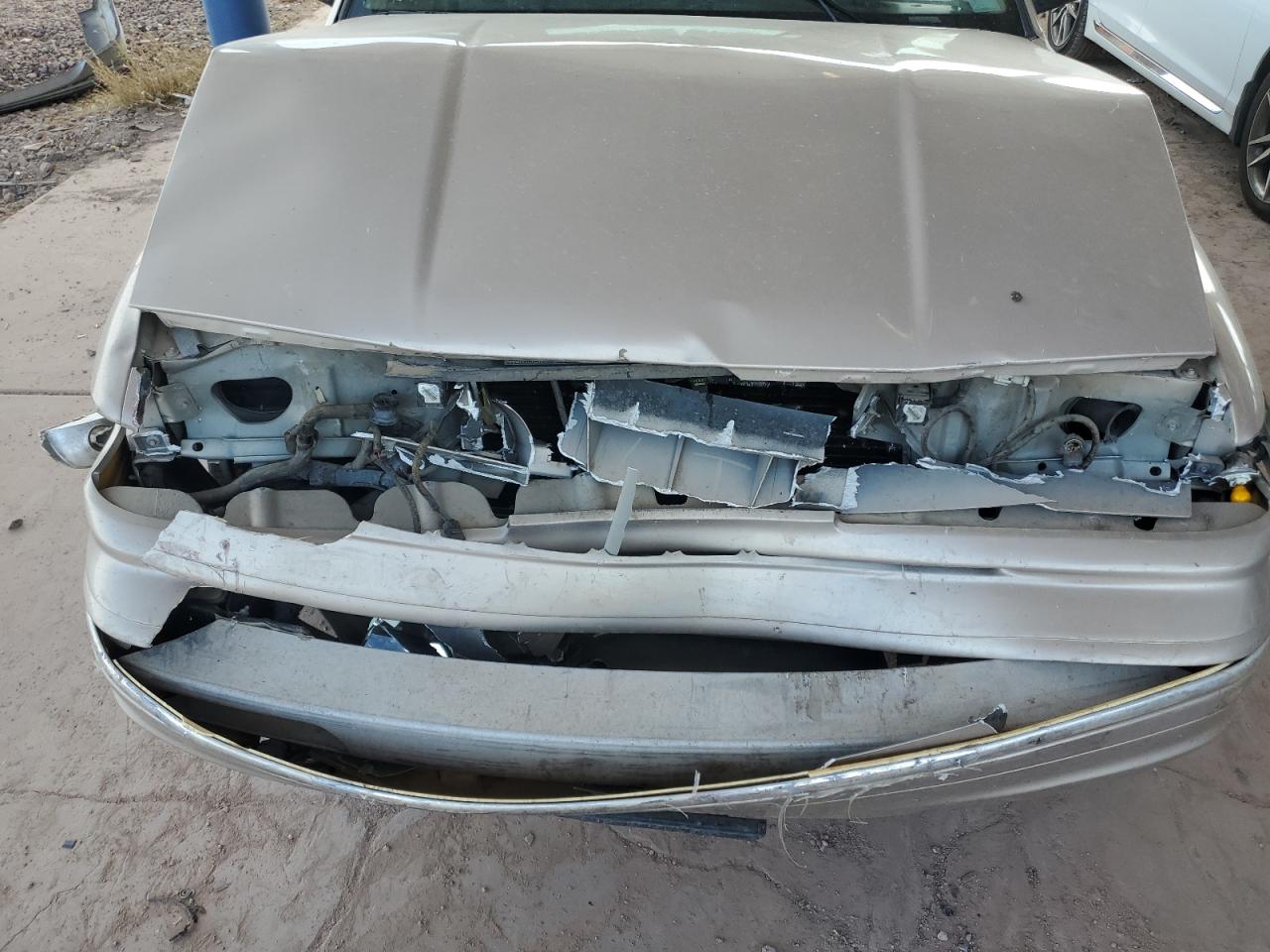 1997 Ford Crown Victoria VIN 2FALP74W7VX231721 Copart auction photo, front end damage thumbnail 12