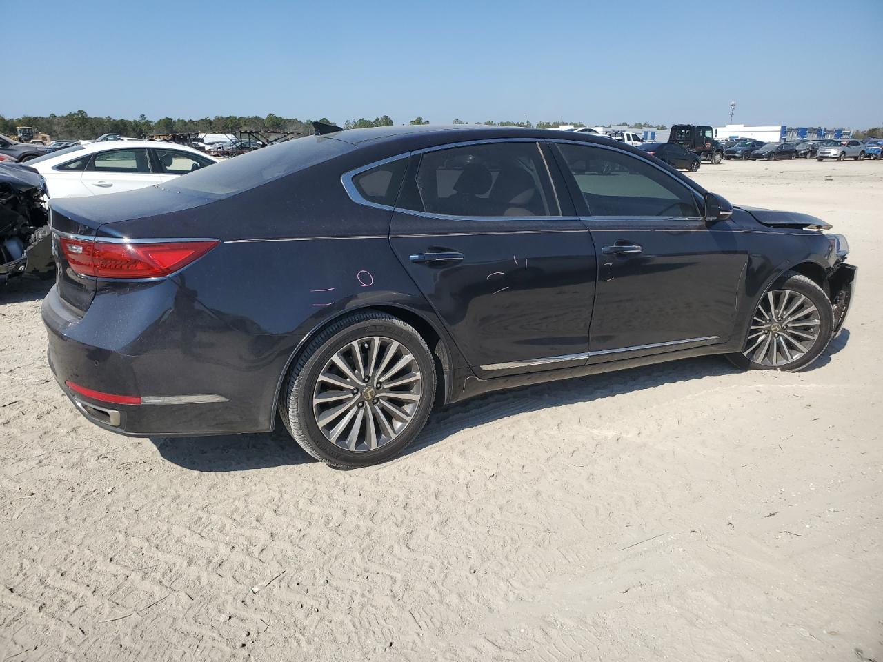 2017 KIA Cadenza VIN KNALC4J18H5090772 Copart auction photo, front end / minor dent/scratches damage thumbnail 3