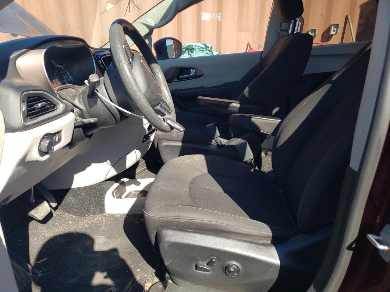 2018 Chrysler Pacifica VIN 2C4RC1CG7JR148621 Copart auction photo, front end damage thumbnail 7