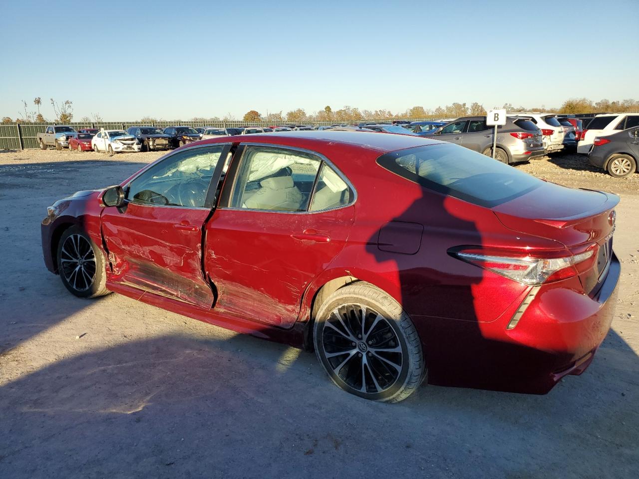 2018 Toyota Camry VIN 4T1B11HK6JU522381 Copart auction photo, side damage thumbnail 2