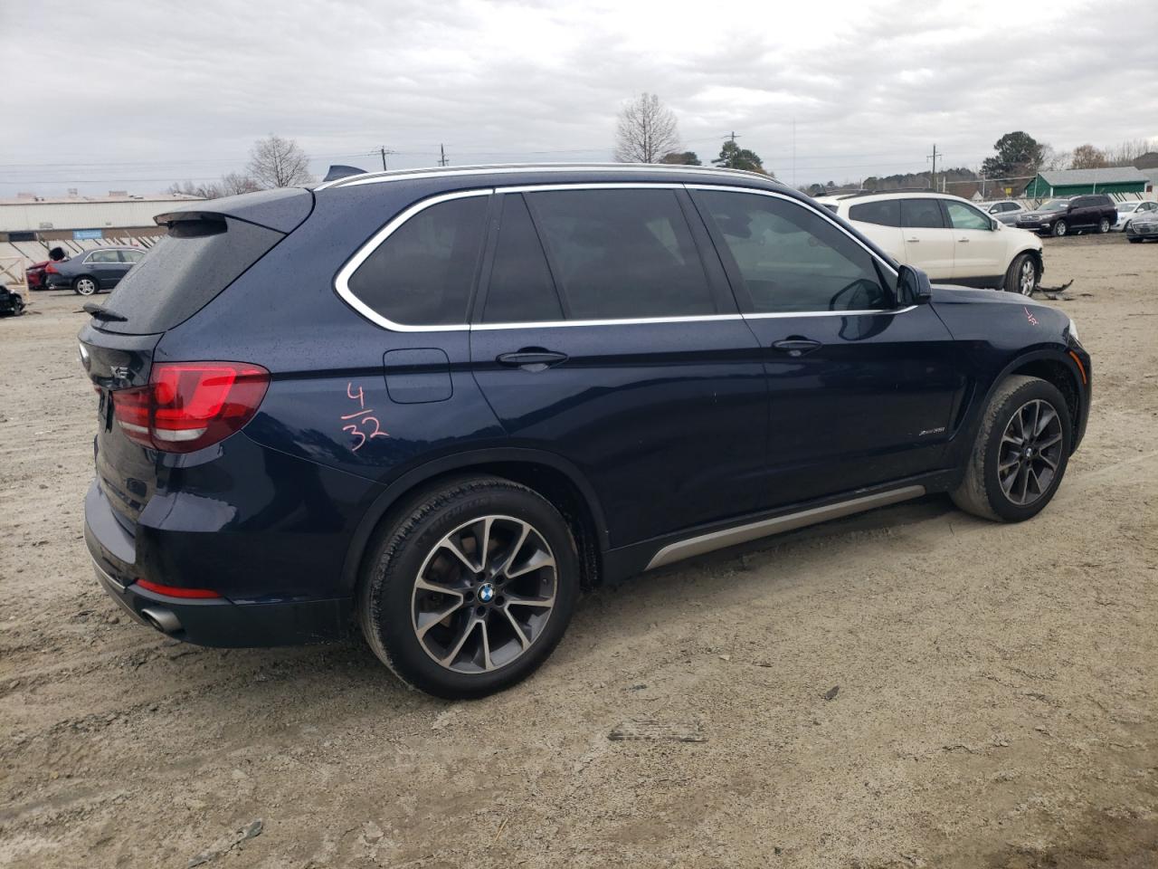 2017 BMW X5 VIN 5UXKR0C38H0V71704 Copart auction photo, front end / side damage thumbnail 3