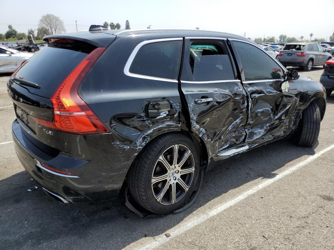 2018 Volvo XC60 VIN YV4A22RLXJ1006596 Copart auction photo, all over damage thumbnail 3