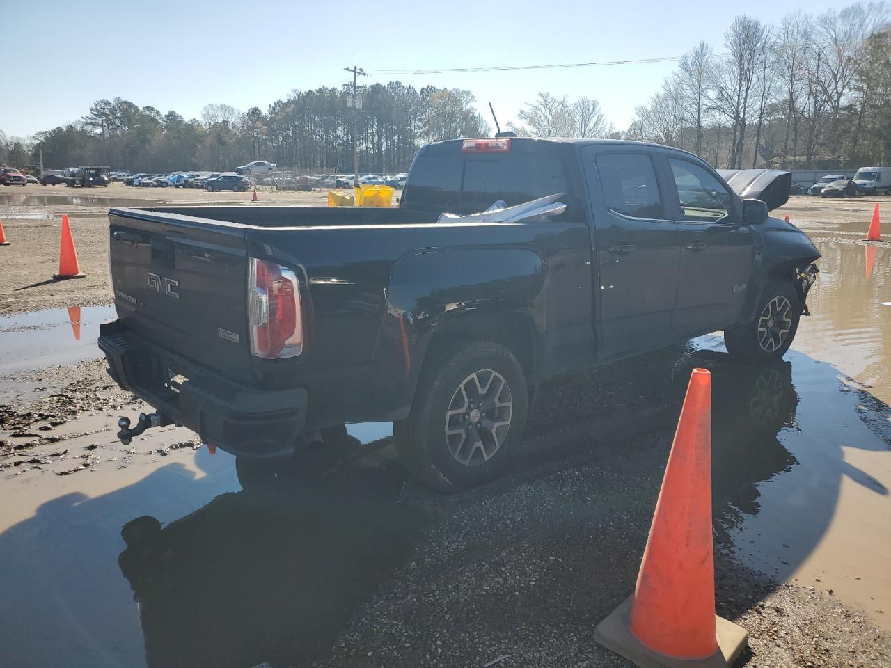 2018 GMC Canyon VIN 1GTG6CEN7J1280482 Copart auction photo, front end damage thumbnail 3