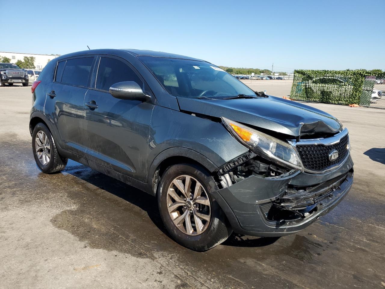 2014 KIA Sportage VIN KNDPB3AC3E7569264 Copart auction photo, front end / minor dent/scratches damage thumbnail 4