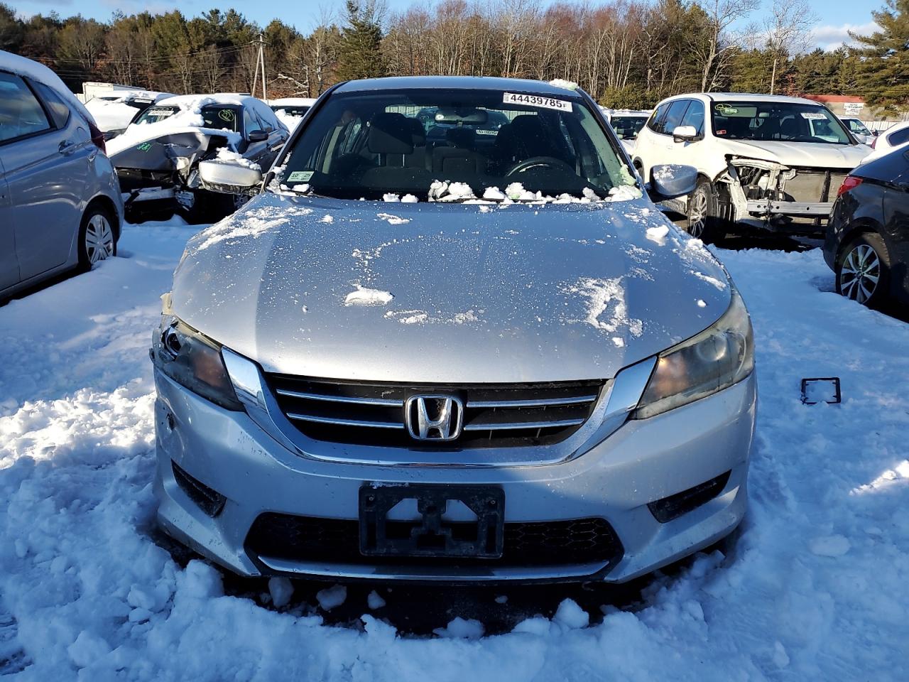 2013 Honda Accord VIN 1HGCR2F33DA130839 Copart auction photo, front end / minor dent/scratches damage thumbnail 5