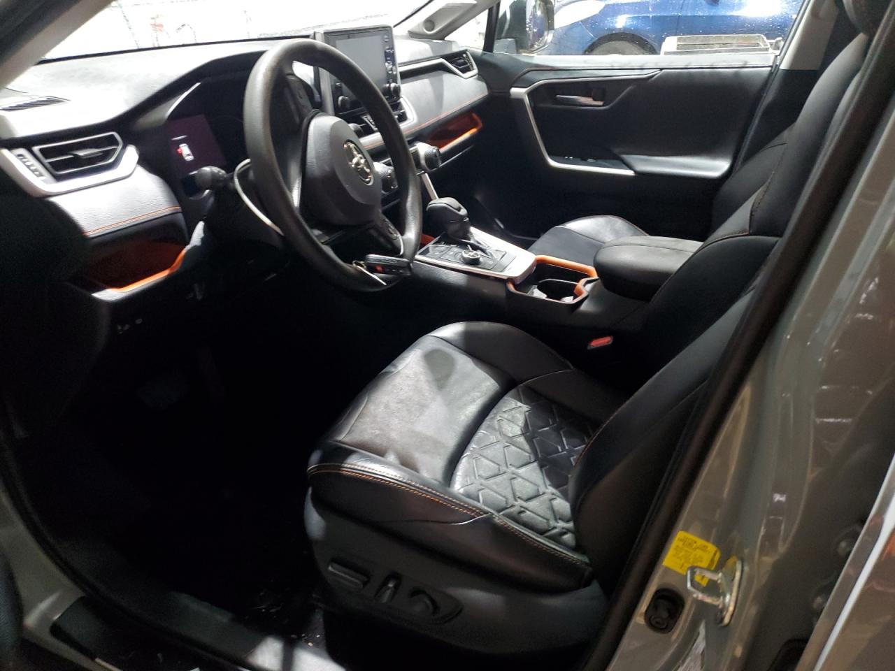 2019 Toyota RAV 4 VIN 2T3J1RFV1KW055676 Copart auction photo, front end / side damage thumbnail 7