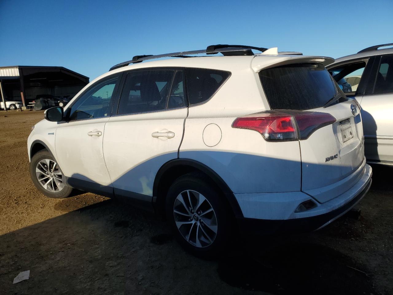 2018 Toyota RAV 4 VIN JTMRJREV0JD199977 Copart auction photo, front end damage thumbnail 2