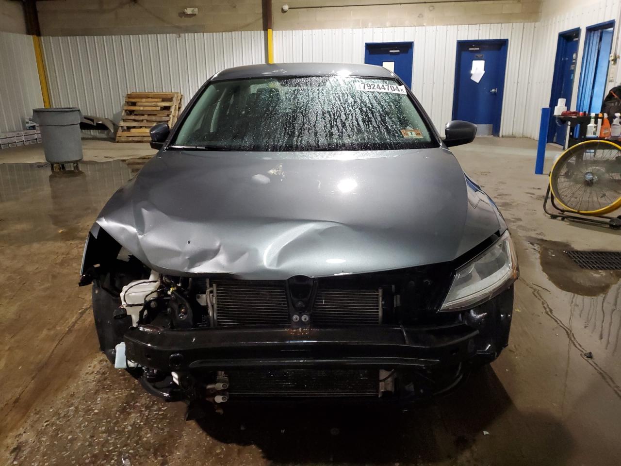 2017 Volkswagen Jetta VIN 3VW2B7AJ1HM392415 Copart auction photo, front end damage thumbnail 5