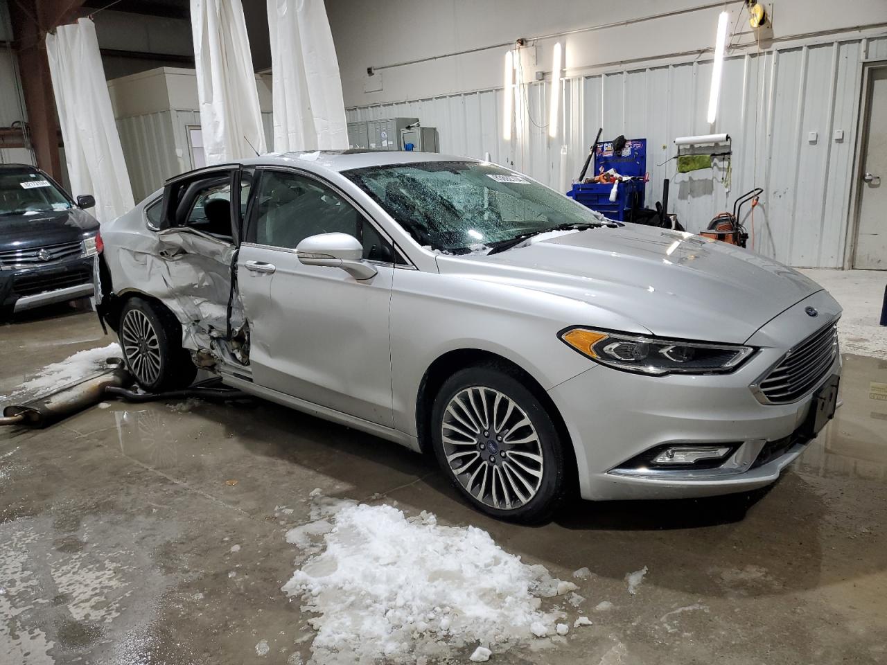 2017 Ford Fusion VIN 3FA6P0T93HR101664 Copart auction photo, side / rear end damage thumbnail 4