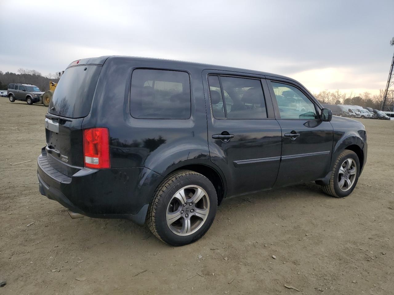 2015 Honda Pilot VIN 5FNYF4H37FB030291 Copart auction photo, front end damage thumbnail 3