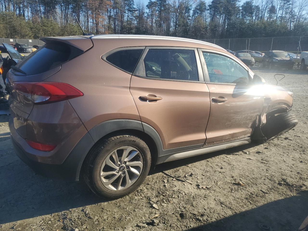 2017 Hyundai Tucson VIN KM8J3CA43HU316104 Copart auction photo, vandalism / front end damage thumbnail 3