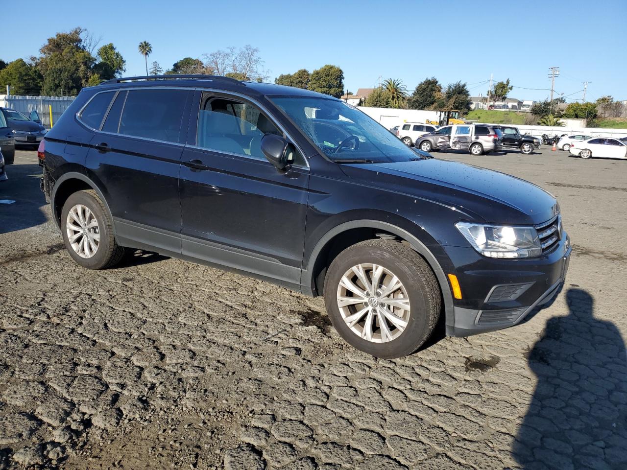 2019 Volkswagen Tiguan VIN 3VV2B7AX1KM053024 Copart auction photo, all over / rear end damage thumbnail 4