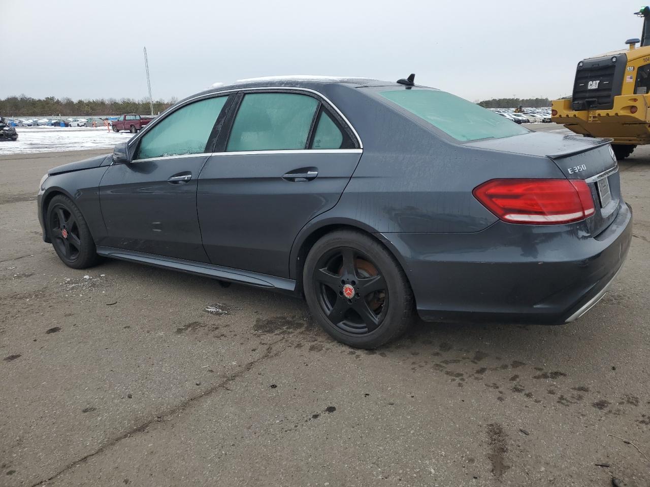 2014 Mercedes-Benz E-klasse VIN WDDHF8JB8EA905352 Copart auction photo, minor dent/scratches damage thumbnail 2