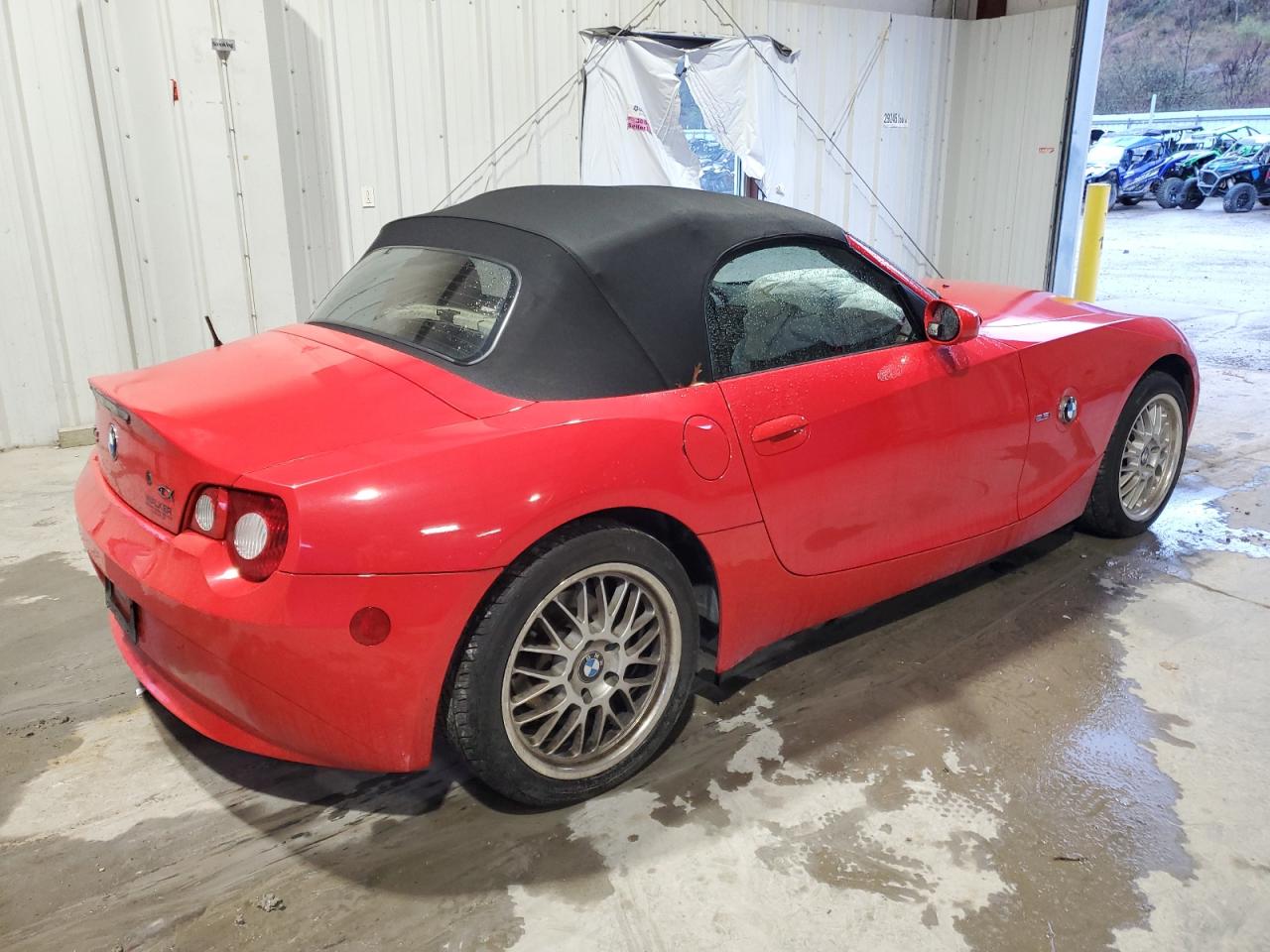 2005 BMW Z4 VIN 4USBT33525LR70442 Copart auction photo, front end / rear end damage thumbnail 3