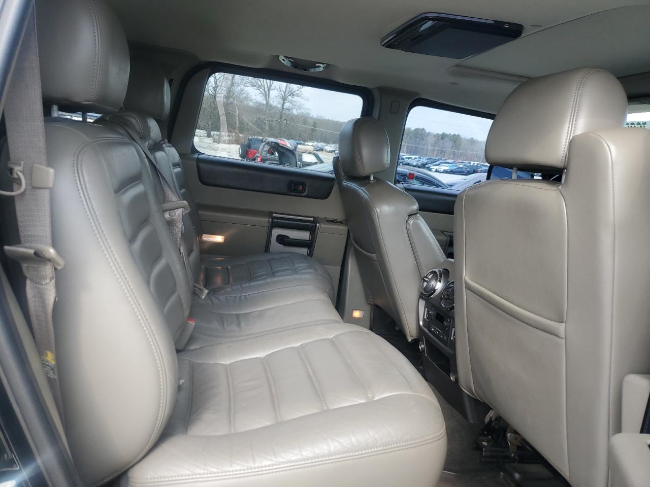 2004 Hummer H2 VIN 5GRGN23U54H118187 Copart auction photo, water/flood / minor dent/scratches damage thumbnail 11