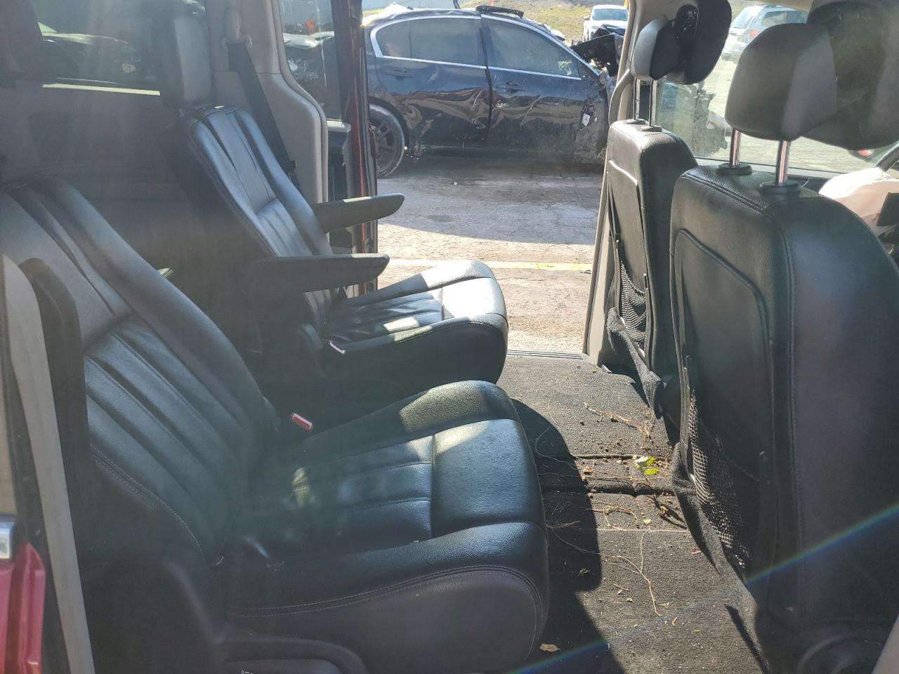 2014 Chrysler Town & Country VIN 2C4RC1BG1ER123804 Copart auction photo, front end damage thumbnail 11