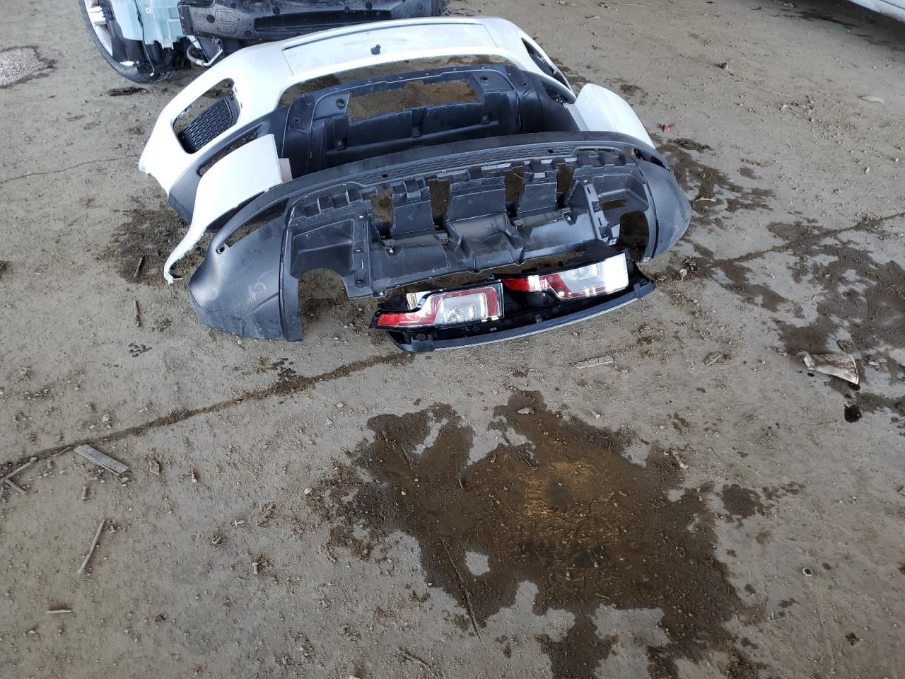 2018 Land Rover Range Rover VIN SALVP2RX9JH304856 Copart auction photo, front end / rear end damage thumbnail 13