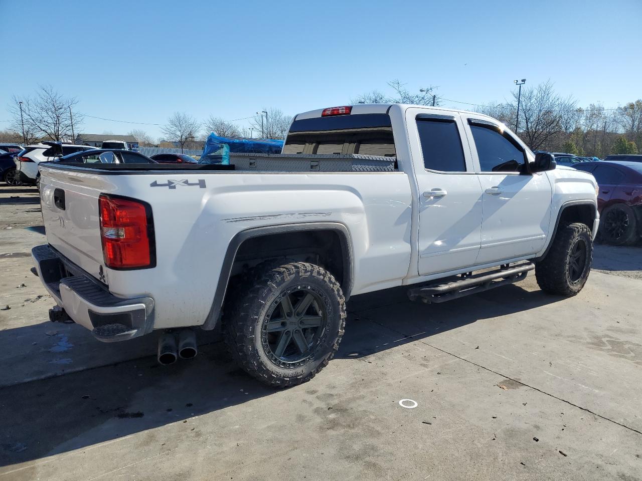 2015 GMC Sierra VIN 1GTV2TEC0FZ272332 Copart auction photo, front end / all over damage thumbnail 3