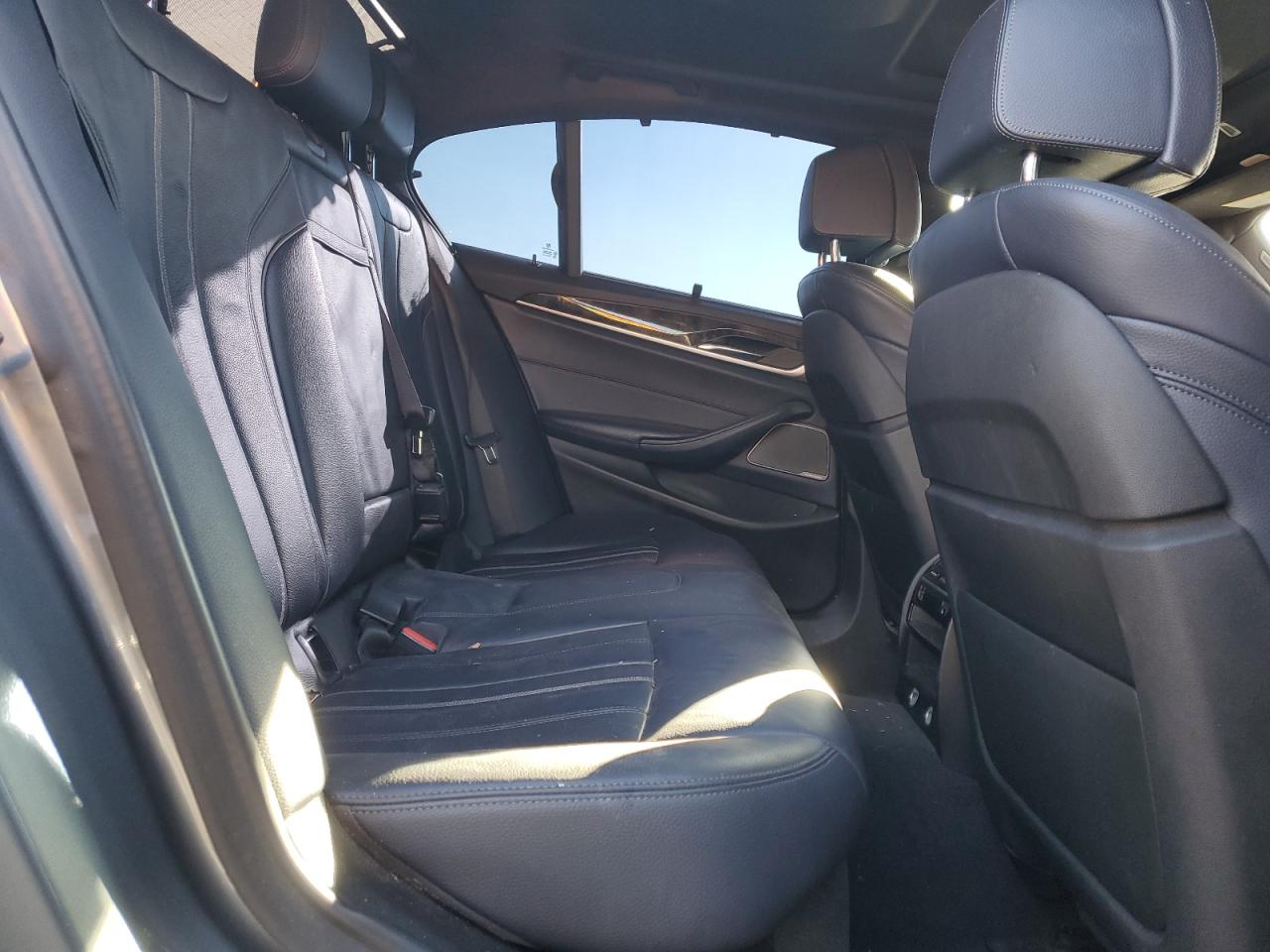 2019 BMW 5er VIN WBAJE7C52KWD53894 Copart auction photo, front end / minor dent/scratches damage thumbnail 10