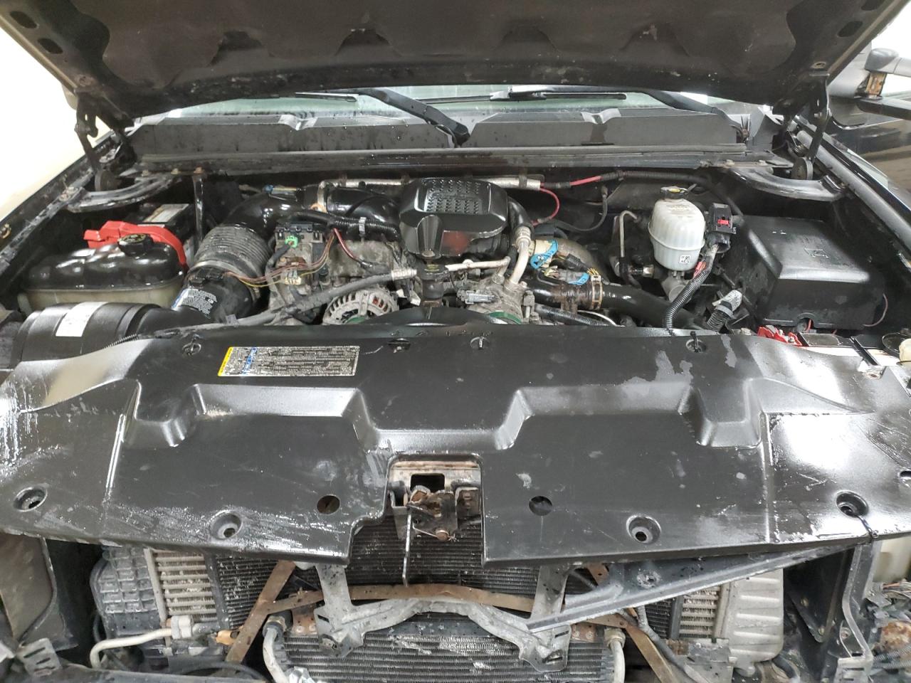 2008 Chevrolet Silverado VIN 1GCHK29668E164240 Copart auction photo, front end / side damage thumbnail 11