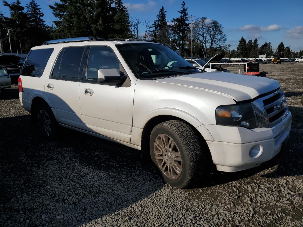 2011 Ford Expedition VIN 1FMJU2A52BEF23939 Copart auction photo, front end damage thumbnail 4