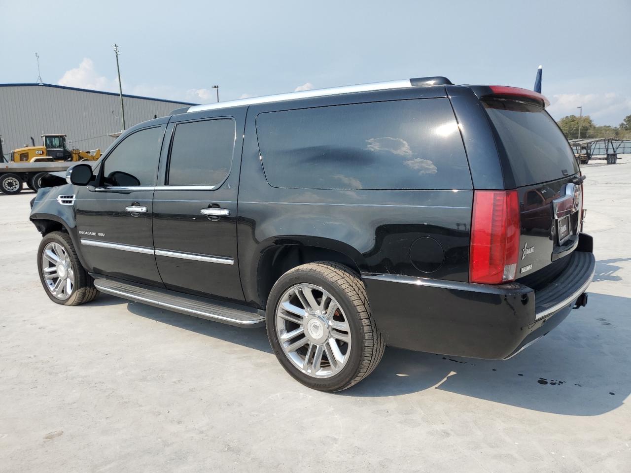 2011 Cadillac Escalade VIN 1GYS4HEF0BR122567 Copart auction photo, front end damage thumbnail 2