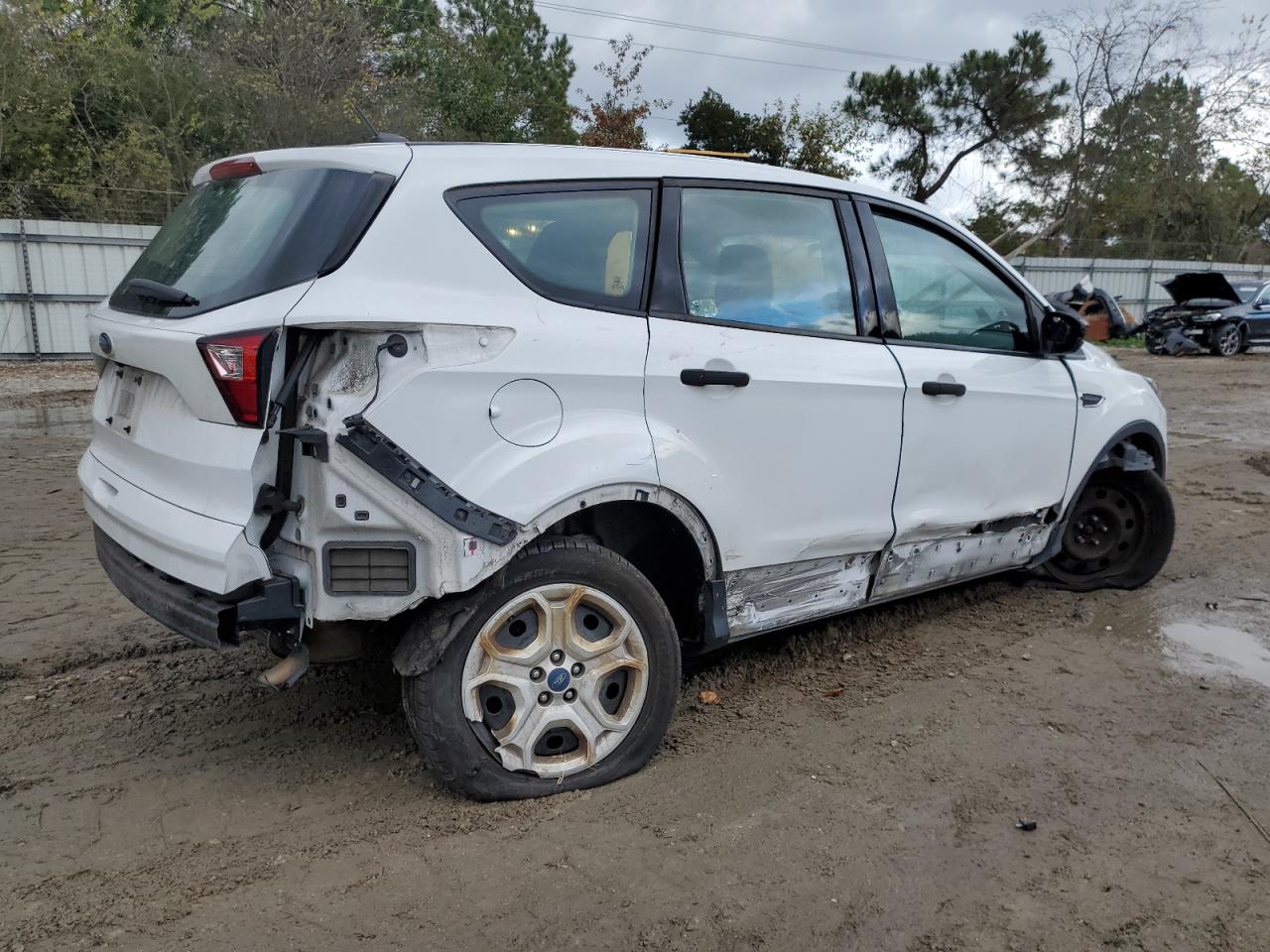 2019 Ford Escape VIN 1FMCU0F72KUB96245 Copart auction photo, rear end / minor dent/scratches damage thumbnail 3