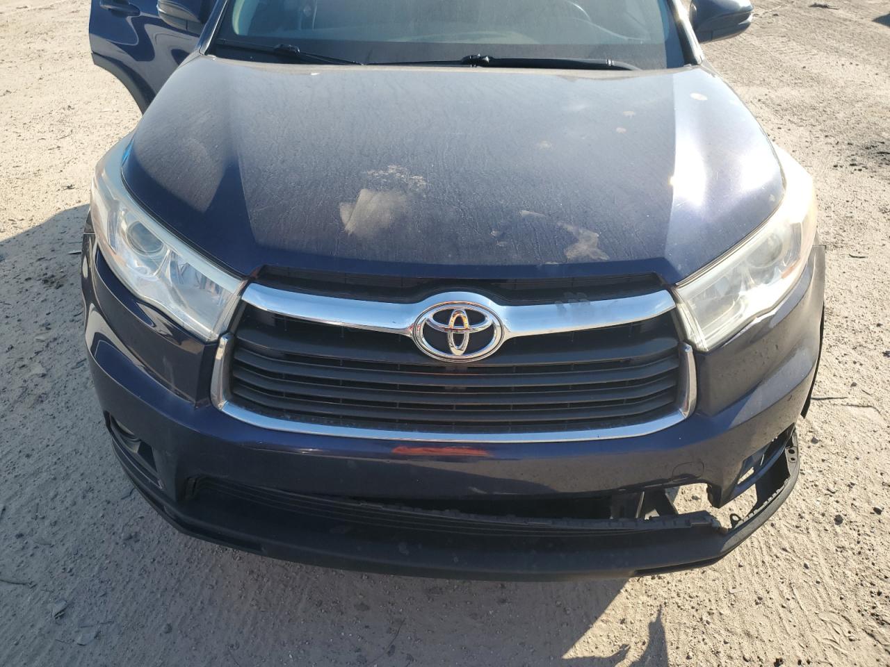 2016 Toyota Highlander VIN 5TDKKRFH0GS159001 Copart auction photo, side / front end damage thumbnail 12
