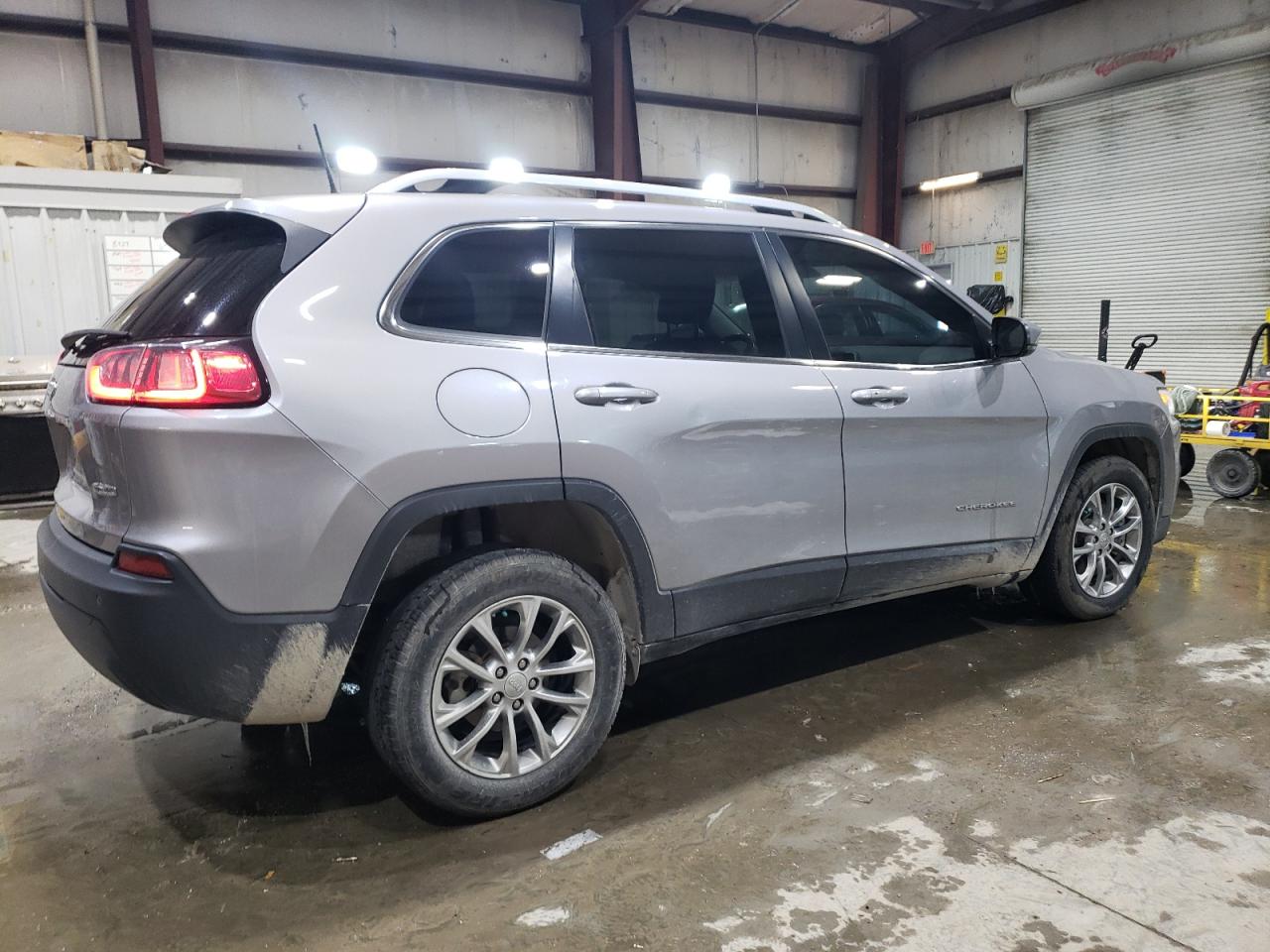 2019 Jeep Grand Cherokee VIN 1C4PJLLB6KD120424 Copart auction photo, rear end / side damage thumbnail 3