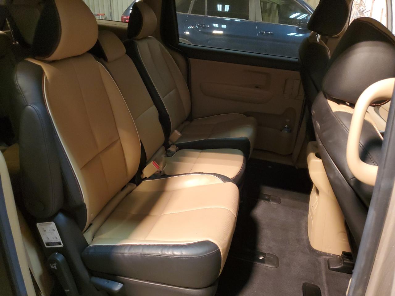 2016 KIA Sedona VIN KNDMB5C11G6216315 Copart auction photo, front end / minor dent/scratches damage thumbnail 12