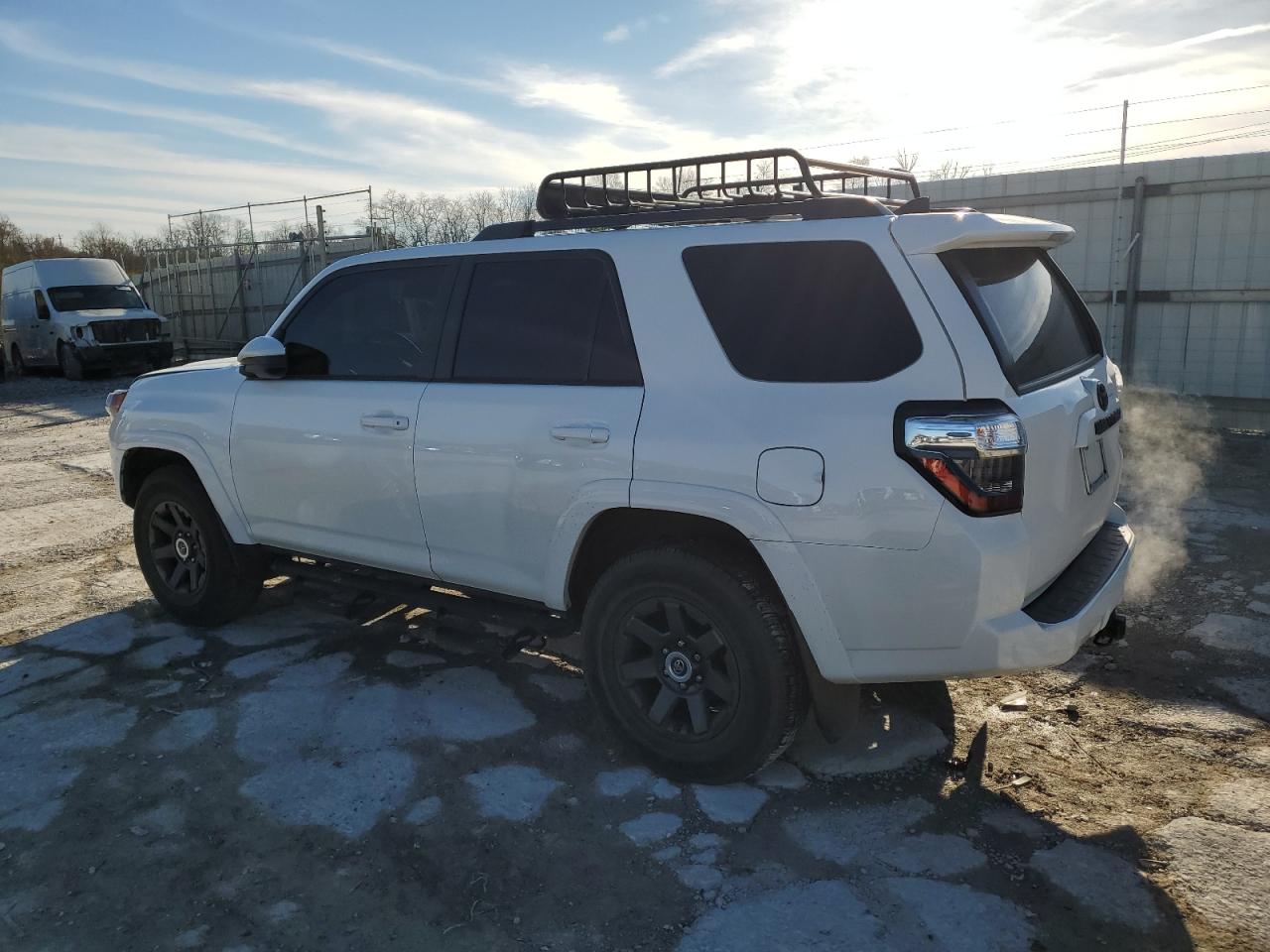 2022 Toyota 4Runner VIN JTETU5JR0N6075292 Copart auction photo, front end damage thumbnail 2