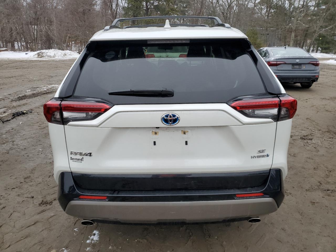 2022 Toyota RAV 4 VIN JTM16RFV2NJ016793 Copart auction photo, front end / minor dent/scratches damage thumbnail 6