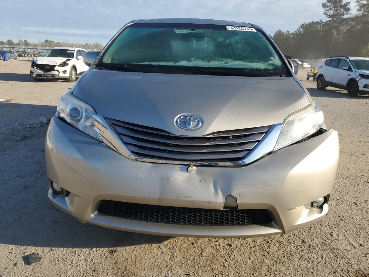 2017 Toyota Sienna VIN 5TDYZ3DCXHS772755 Copart auction photo, rear end / front end damage thumbnail 5