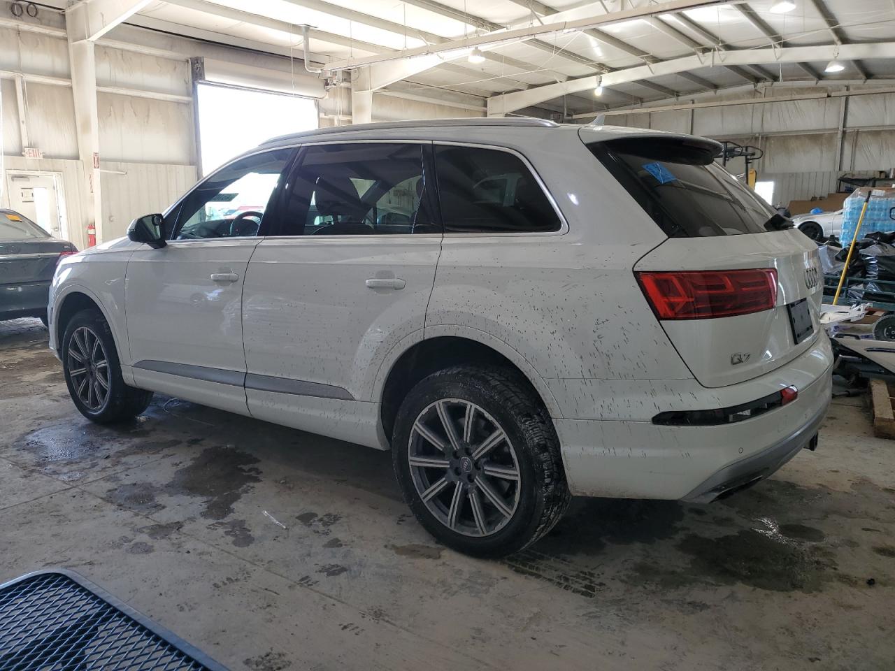2017 Audi Q7 VIN WA1VAAF77HD048557 Copart auction photo, minor dent/scratches damage thumbnail 2