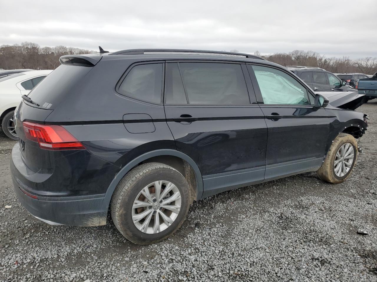 2020 Volkswagen Tiguan VIN 3VV1B7AX2LM097028 Copart auction photo, front end / side damage thumbnail 3